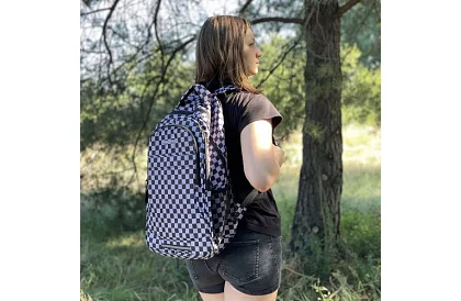 Hátizsák 30 literes kapacitással – sakktábla