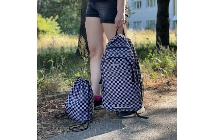 Hátizsák 30 literes kapacitással – sakktábla