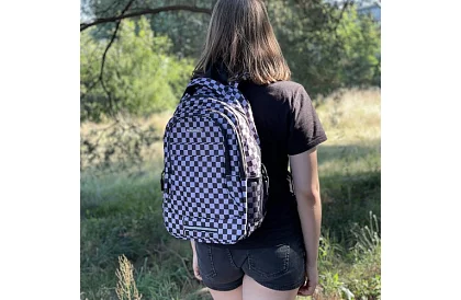 Hátizsák 22 literes kapacitással – sakktábla