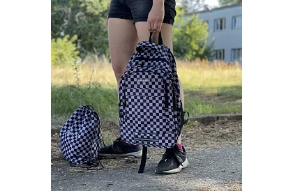 Hátizsák 22 literes kapacitással – sakktábla