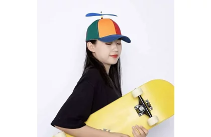 Színes baseball sapka propellerrel