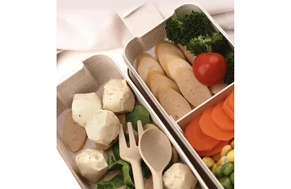 Uzsonnás doboz evőeszközzel - ebéd doboz 750ml