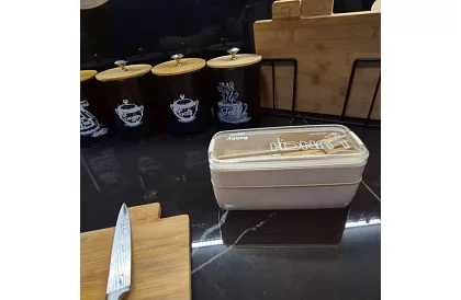 Uzsonnás doboz evőeszközzel - ebéd doboz 750ml