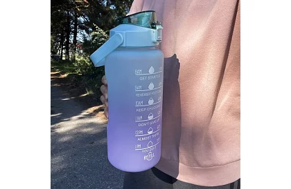 Nagy motiváló vízpalack 2000 ml