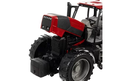 Nagy traktor utánfutóval