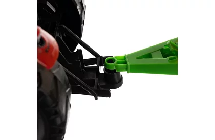 Nagy traktor utánfutóval