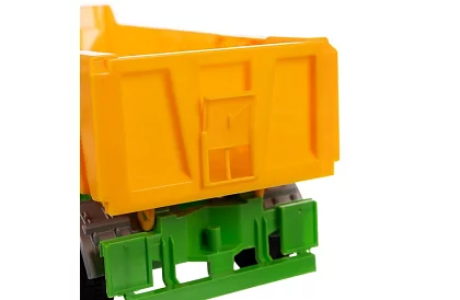 Nagy traktor utánfutóval