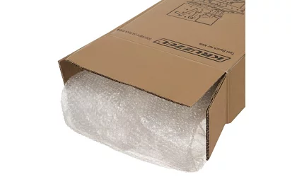 Fábólított munkapad szerszámokkal