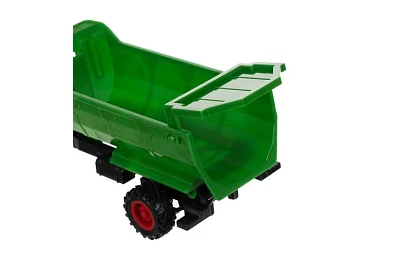 Traktor távirányítóval ellátott billenő utánfutóval