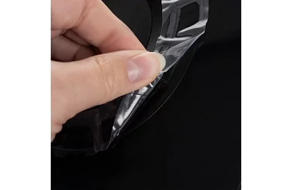 Telefon tartó a gépkocsi műszerfalára