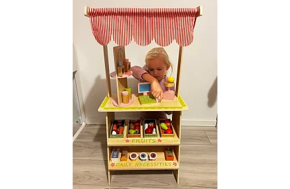 Fábólit árusító pavilon tartozékokkal