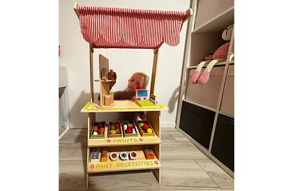 Fábólit árusító pavilon tartozékokkal