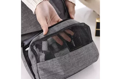 Kozmetikai utazótáska kampóval