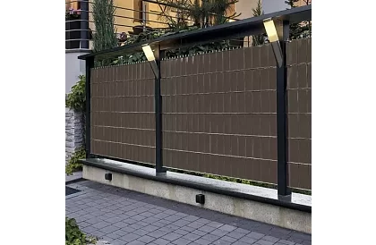 Árnyékoló szalag kerítésre barna panel 630 g/m2 + klipszek
