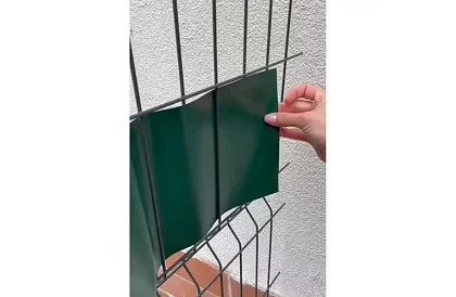 Zöld kerítés árnyékoló szalag – panel 450 g/m2 + klipszek