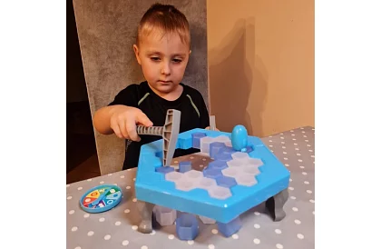 Szórakoztató játék - mentsd meg a pingvint