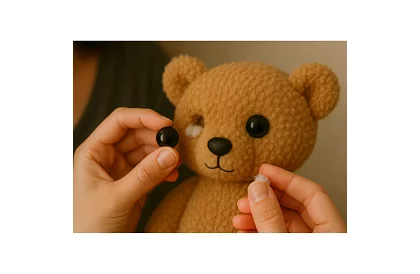 Szemek és orrok plüssállatokhoz – 560 darabos készlet + tok