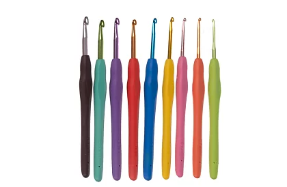 Horgolókészlet tokban kiegészítőkkel – 58 darab