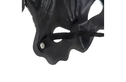 Karneváli maszkája ördög szarvakkal