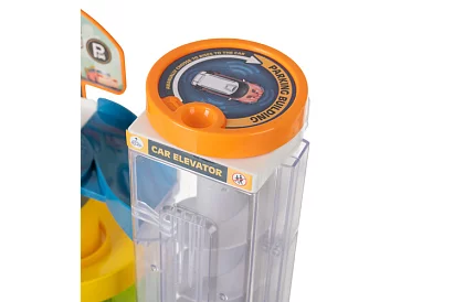 Parkolóház pályával és elektromos lifttel