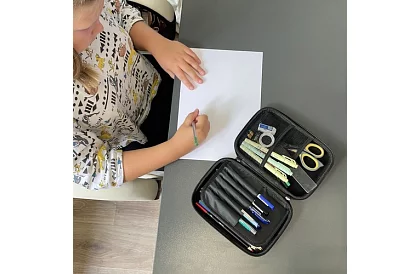 Iskolai tolltartó – PLAY tok 3D grafikával