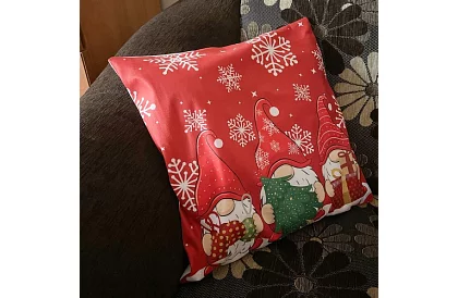 Dekoratív párnahuzat 45 × 45 cm – manómotív