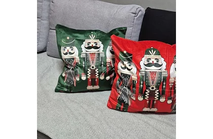 Dekoratív párnahuzat 40x40 cm – zöld Diótörő