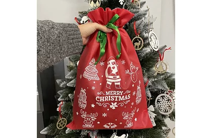Karácsonyi ajándéktáskák karácsonyi ajándékokhoz – 4 darab
