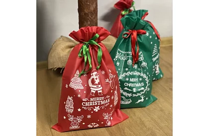 Karácsonyi ajándéktáskák karácsonyi ajándékokhoz – 4 darab