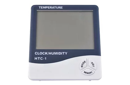 Digitális óra páratartalom- és hőmérsékletmérővel