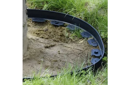 Láthatatlan szegély 4 cm x 10 m - Kerti szegély fekete + 20 cövek