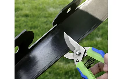 Láthatatlan szegély 6 cm x 10 m - Kerti szegély fekete + 20 cövek