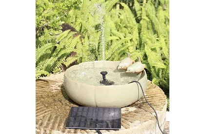 Napfény szökőkút a tóhoz – kerti szűrőszivattyú