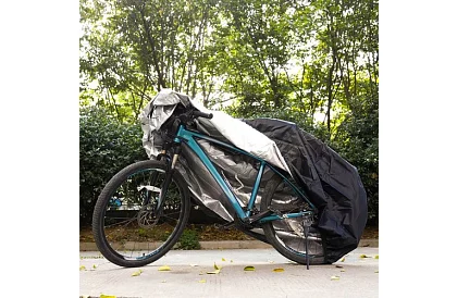 Motoros és kerékpáros ponyva – univerzális védőburkolat