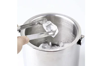 Jégkocka tartó 1,3 liter – vödör fedéllel és csipeszekkel