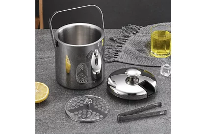 Jégkocka tartó 1,3 liter – vödör fedéllel és csipeszekkel