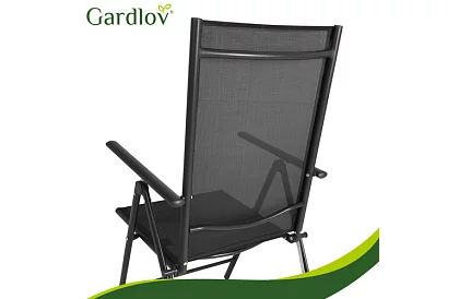 Összecsukható fekete kerti székek karfával és háttámlával – 2 darab