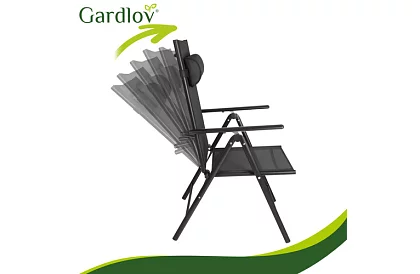 Összecsukható fekete kerti székek karfával és háttámlával – 2 darab