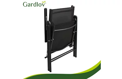 Összecsukható fekete kerti székek karfával és háttámlával – 2 darab