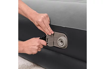 Felfújható matrac beépített pumpával és párnával 203 × 152 × 46 cm – B67403