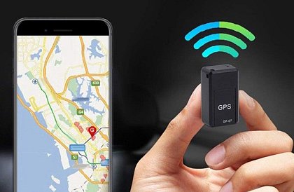 GPS mini mágneses helymeghatározó, kihangosított funkcióval