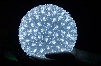 Karácsonyi LED  függő gömb - átmérője 13cm