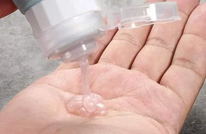 Utazási kozmetikai flakonok repülőre – tasakos szett