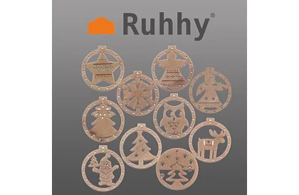 Fából készült karácsonyi díszek – 10 darabos szett zsinórral