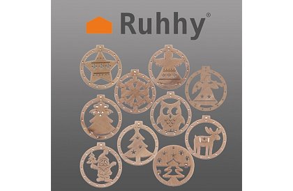 Fából készült karácsonyi díszek – 10 darabos szett zsinórral