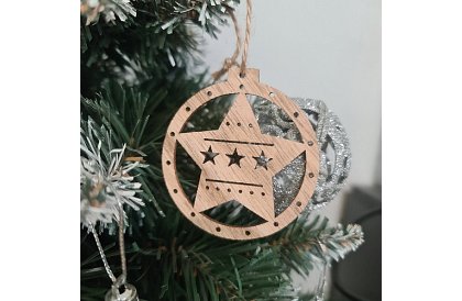 Fából készült karácsonyi díszek – 10 darabos szett zsinórral