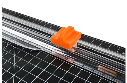 Papírvágó – guillotine/trimmer