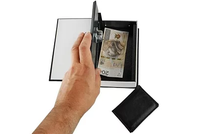 Trezor – doboz, amely egy könyvben rejtőzik 18 × 11,5 cm
