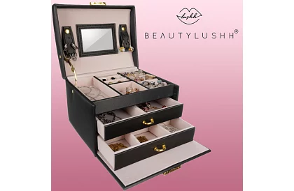 Elegáns ékszerdoboz – fekete zárakkal és szatén felülettel