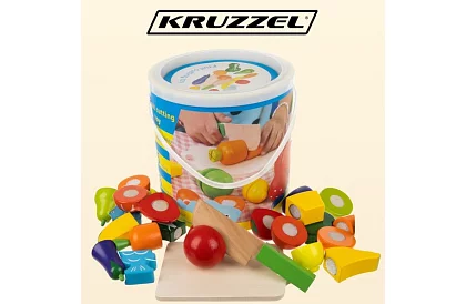 Fából készült gyümölcs és zöldség vágásra a vödörben